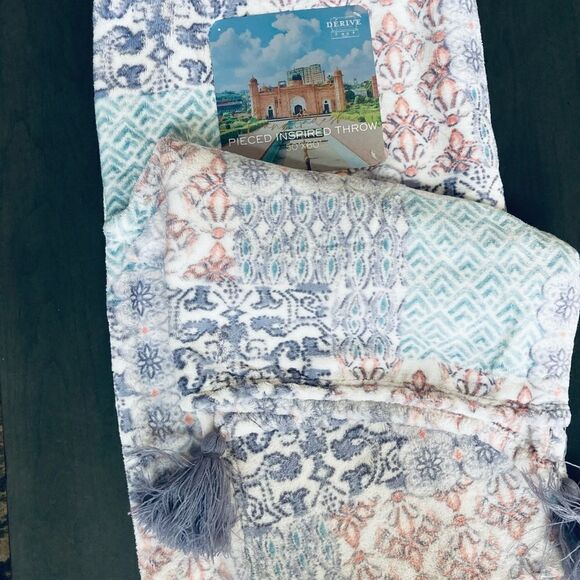 Plush Boho Moroccan Bangladesh Tribal Tassel Throw Blanket - Picture 2 of 4